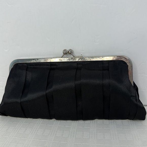 Carolina Herrera kiss lock black and silver clutch - Picture 3 of 8
